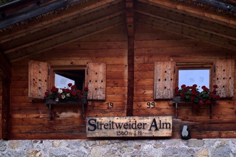 Streitweider Alm, Taser Höhenweg, Scena, Scena, South Tyrol, Autonomous Province of Bolzano, Italy,