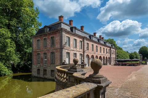 Le Relais du Maréchal, restaurant along court of honour at Château de Bel?il, Baroque castle in