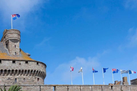 Keep of St Malo Castle, today town hall and museum, flags of St Malo, Brittany, France, Saint Malo,