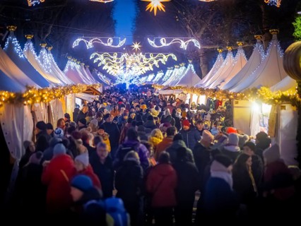 Christmas market on the main street in Dresden Neustadt, Dresden, Saxony, Germany, Europe
