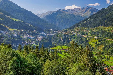 Panorama of valley and village with Radhausberg 2613m from the Gasteiner Höhenweg, Bad Gastein,