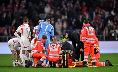Benjamin Henrichs RasenBallsport Leipzig RBL (39) injured Injury Torn Achilles tendon Carer, medic,