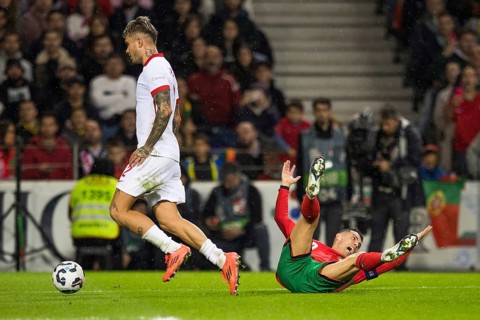 Football match, captain Cristiano RONALDO CR7 Portugal lying down, screaming and vigorously