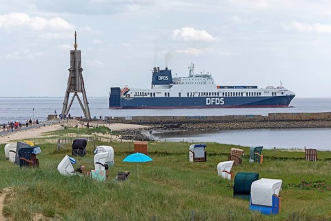 Ship, ferry, beach chairs, Kugelbake navigation mark, Elbe, Cuxhaven, Lower Saxony, Germany, Europe