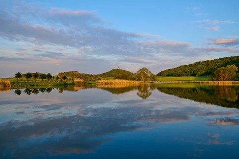 Lake with reflection in spring with castle at sunset, Veste Wachsenburg, Amt Wachsenburg, Drei