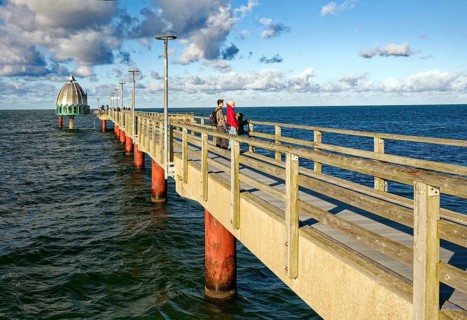 Diving gondola at the Zingst pier, cloudy mood, Zingst, Fischland-Darß-Zingst peninsula,