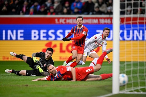 Tor tor by Maximilian Mittelstädt VfB Stuttgart (07) against goalkeeper Kevin Müller 1. FC