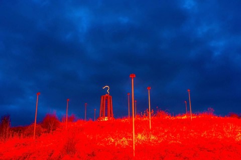 Rheinpreussen spoil tip in Mörs, spoil tip symbol Das Geleucht, light installation red illuminated