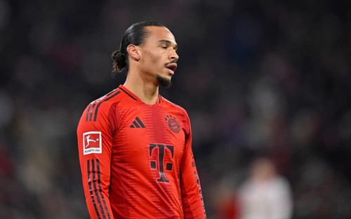 Leroy Sane FC Bayern Munich FCB (10) Disappointment disappointed after missed goal opportunity