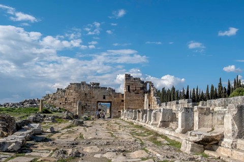 Ancient city of Hierapolis, Pamukkale, Denizli, UNESCO World Heritage Site, Anatolia, Turkey, Asia