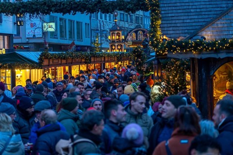 Christmas market at the Alter Markt in the old town of Cologne, Sunday shopping in Cologne city