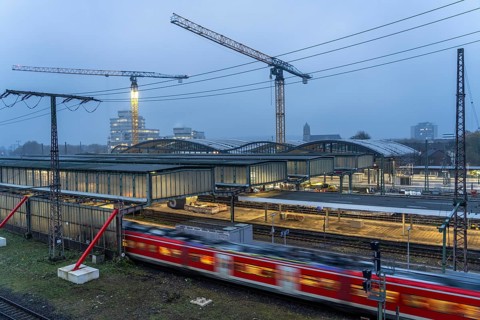 Modernisation of Duisburg Central Station, the platforms of the 13 tracks are being renewed, 2