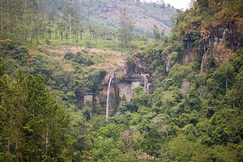 Ramboda Falls, Nuwara Eliya, Central Province, Sri Lanka, Asia