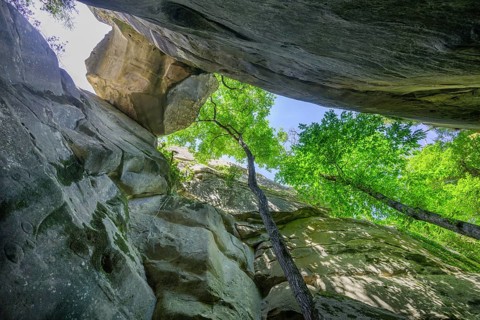 Trapped boulder in the Jardin du Roi, Grés d'Annot sandstone labyrinth hike,