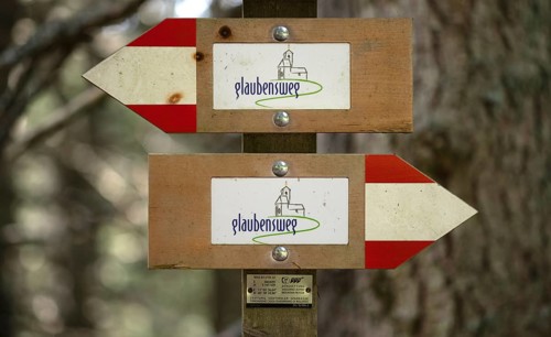 Signpost, sign, Church of St. Vigilio, St. Vigilius on the Yoke, Path of Faith, near Lana, South