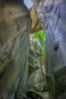 Trapped boulder in the Jardin du Roi, Grés d'Annot sandstone labyrinth hike,