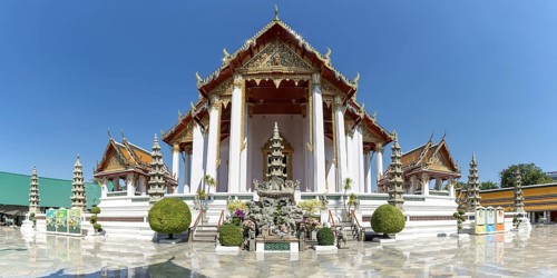 Wihan Luang (the Great Chapel is the centrepiece of the temple and houses the impressive Buddha