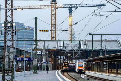 Modernisation of Duisburg Central Station, the platforms of the 13 tracks are being renewed, 2