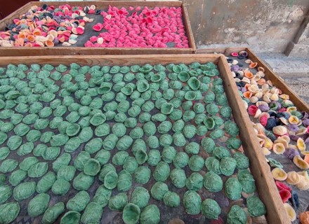 Colourful fresh pasta orecchiette for sale, Bari, Apulia, Southern Italy, Italy, Europe