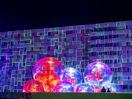 Marienplatz - Pop-up-Museum, Das Deck, Evanescent, Atelier Sisu Marienplatz -, Parteifalte, hinten,