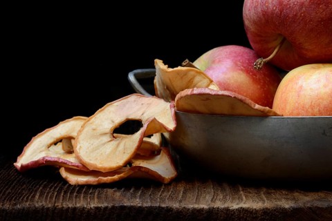 Apples and dried apple rings, dried fruit