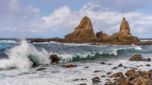 The north-west coast of La Gomera. The rock formation Baja de Los Roques, also known as Roques de
