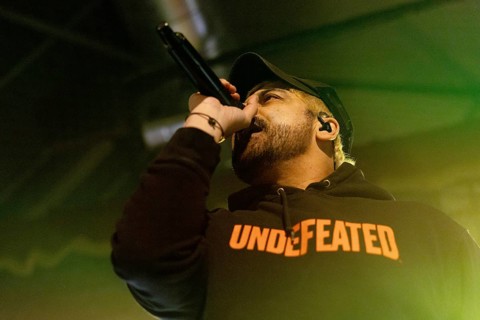 Ali Tabatabaee, rapper from Zebrahead live on Friday Night Every Night Tour at festival room