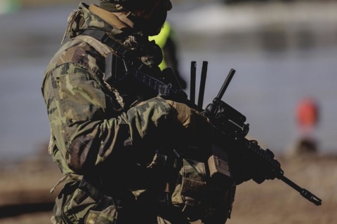 A soldier with a rifle, taken during the military exercise 'Wettiner Schwert' with German and Czech