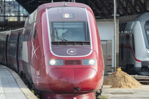 Eurostar train ready to depart for Paris, Cologne Central Station, Cologne, North Rhine-Westphalia,