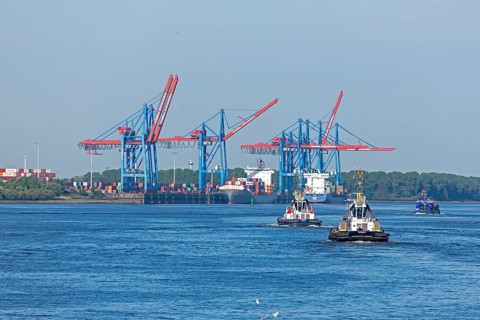 Tugboat, Container Terminal Burchardkai, Norderelbe, Hamburg, Germany, Europe