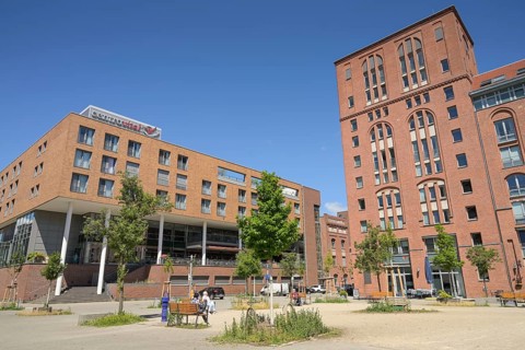 Hotel Centrovital, on the right Katharinenhof retirement home in Uferpalais, former Schultheiß