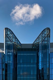 Modern, mirrored glass architecture, headquarters of Vantage Towers AG, Prinzenpark, Düsseldorf,
