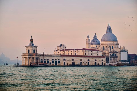 View from 'Colonna di San Marco e San Teodoro' on church 'Basilica di Santa Maria della Salute' on
