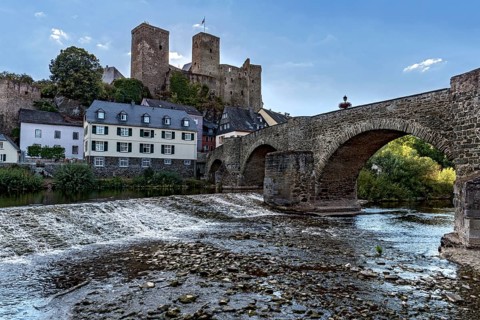 Runkel Castle, hilltop castle from the high Middle Ages, ruins, old Lahn bridge, historic old town,