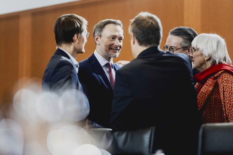(L-R) Karl Lauterbach (SPD), Bundesminister fuer Gesundheit, Christian Lindner (FDP),