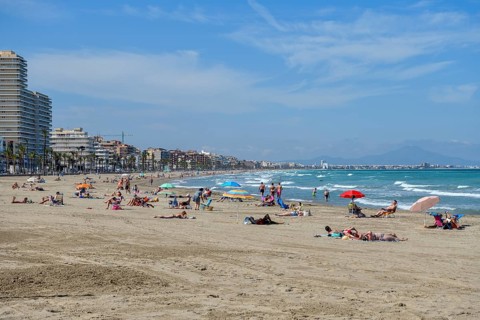 Bathers at the Playa de Peñíscola, beach, Peñíscola, province of Castellón, Costa del Azahar,
