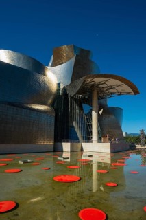 Guggenheim Museum Bilbao, architect Frank O. Gehry, Bilbao, Basque Country, Spain, Europe