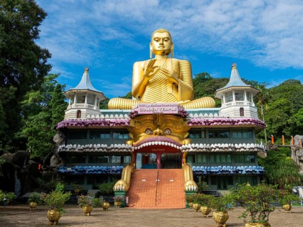 Seated Buddha, golden temple, Dambulla, Sri Lanka, Asia