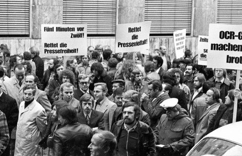 Several hundred journalists and employees of the publishing houses of the newspapers WAZ