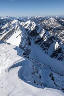 Berge im Winter, Blick auf Vorderlahner Kopf vom Sonntagshorn, Chiemgauer Alpen, Bayern,