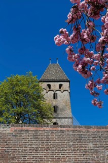 Metzgerturm with an installation by Johannes Pfeiffer, temporary art in public space, contemporary