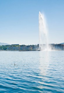 The Jet d'eau, the landmark in the Lake Geneva basin, Canton Geneva, Switzerland, Europe