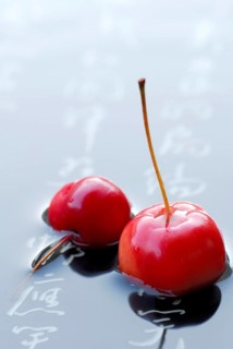 Decorative apples in water and Chinese characters