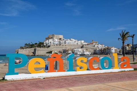 Peñíscola lettering against the backdrop of the old town, Peñíscola, province of Castellón, Costa