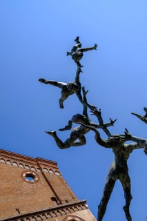 Sculpture Terra Mater, Earth and Heaven, Family in Flight, Famiglia in Volo, by Andrea Roggi,