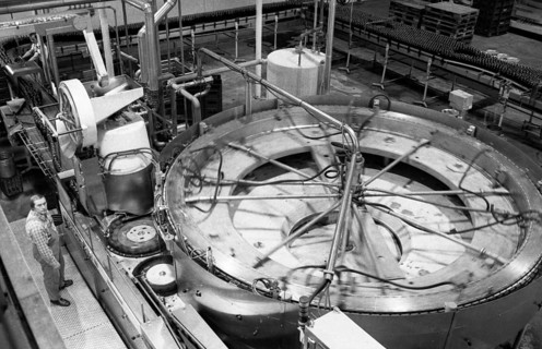 Beer production at the Dortmunder Aktien-Brauerei (DAB) on 29.07.1975 in Dortmund, Germany, Europe