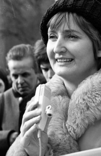Several hundred woman and a few men turned out in Bonn on 15.2.1975 against § 218 and for a