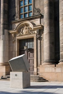At the southern portal of the Kreuzkirche is a memorial commemorating the 1982 Peace Forum. It