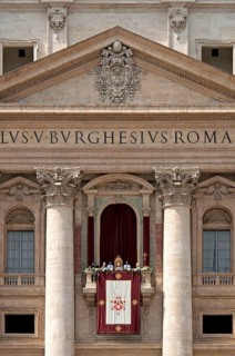 St. Peter's Basilica with Pope Benedict XVI for the Papal Blessing Urbi et Orbi, Loggia delle
