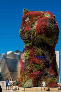 Guggenheim Museum Bilbao, Architect Frank O. Gehry, Sculpture Puppy by Jeff Koons, Bilbao, Basque